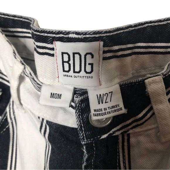 URBAN OUTFITTERS BDG White Black Striped Mom Jeans Size 27 Beetlejuice Halloween - Picture 7 of 10